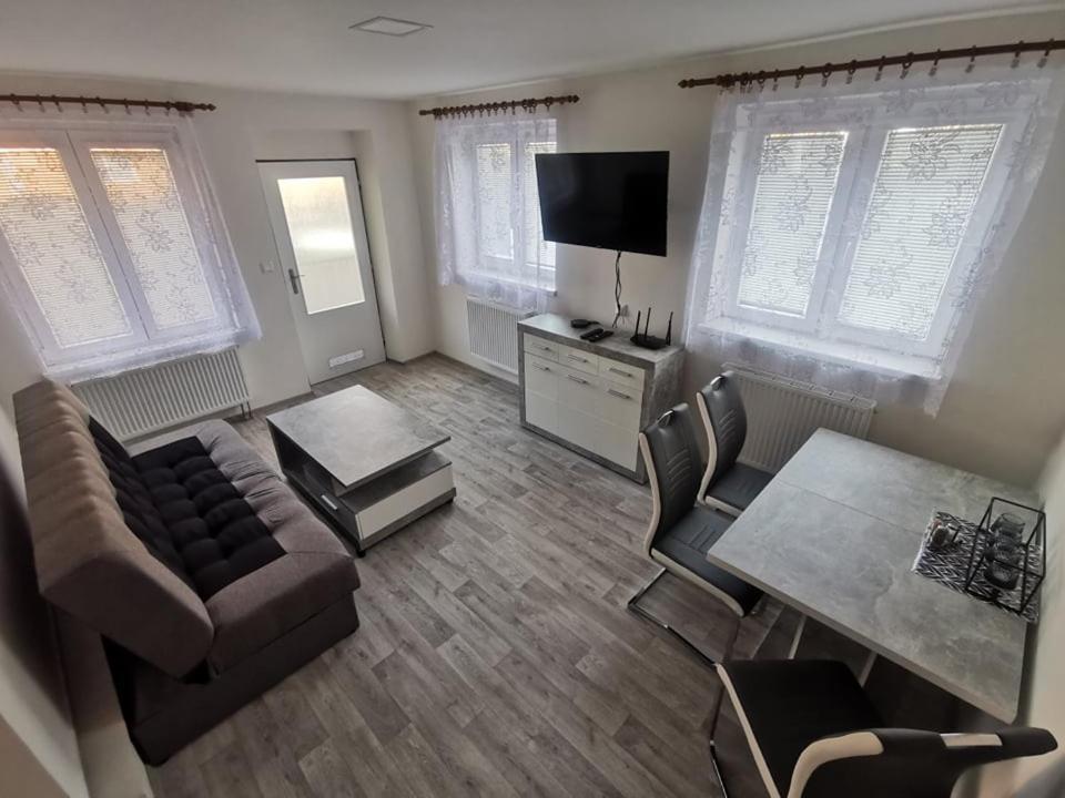 Apartman Zuzka 耶塞尼克 外观 照片